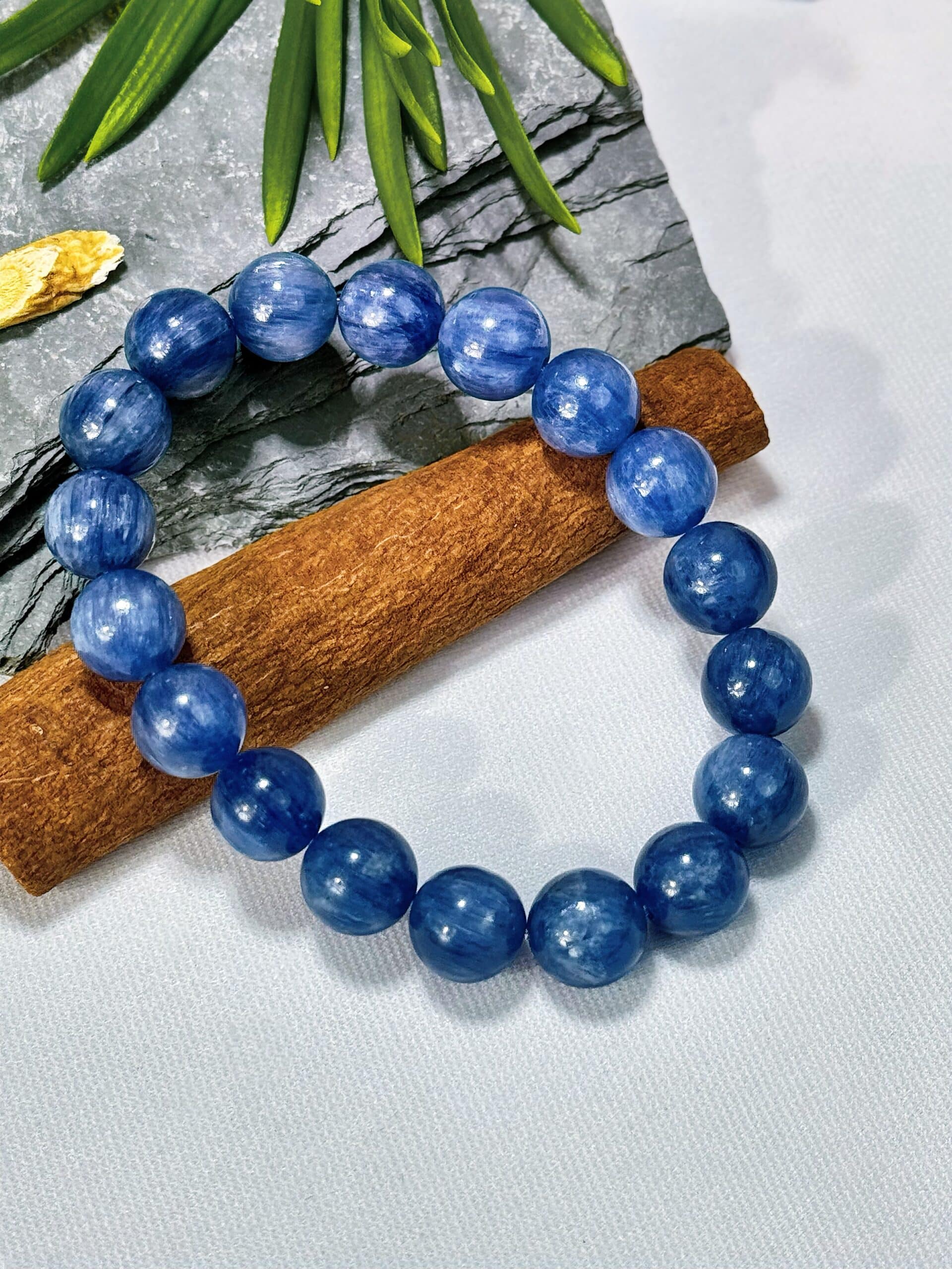 Fire-Water Balance Blue Crystal Bracelet - 图片 3