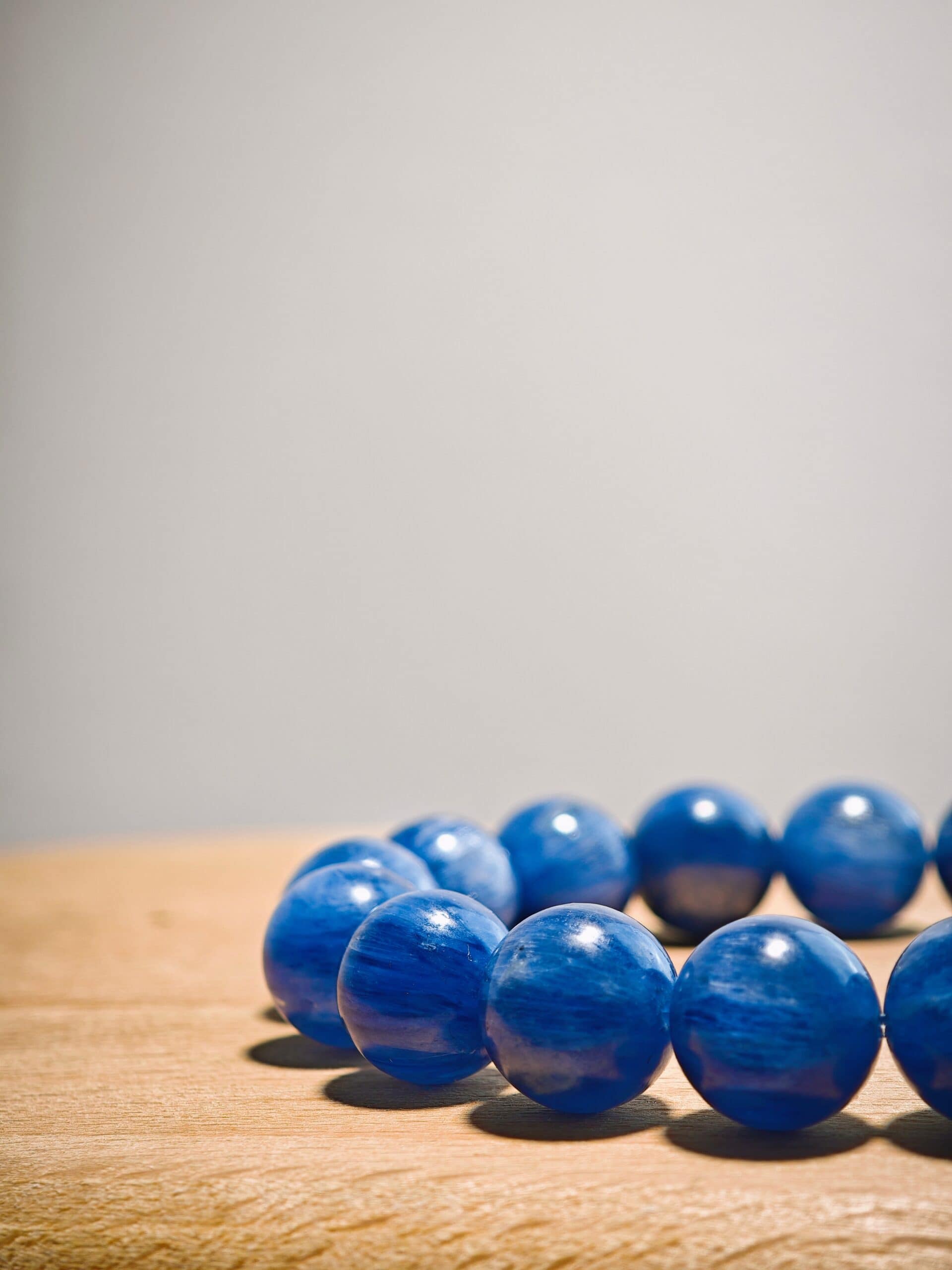 Fire-Water Balance Blue Crystal Bracelet - 图片 4