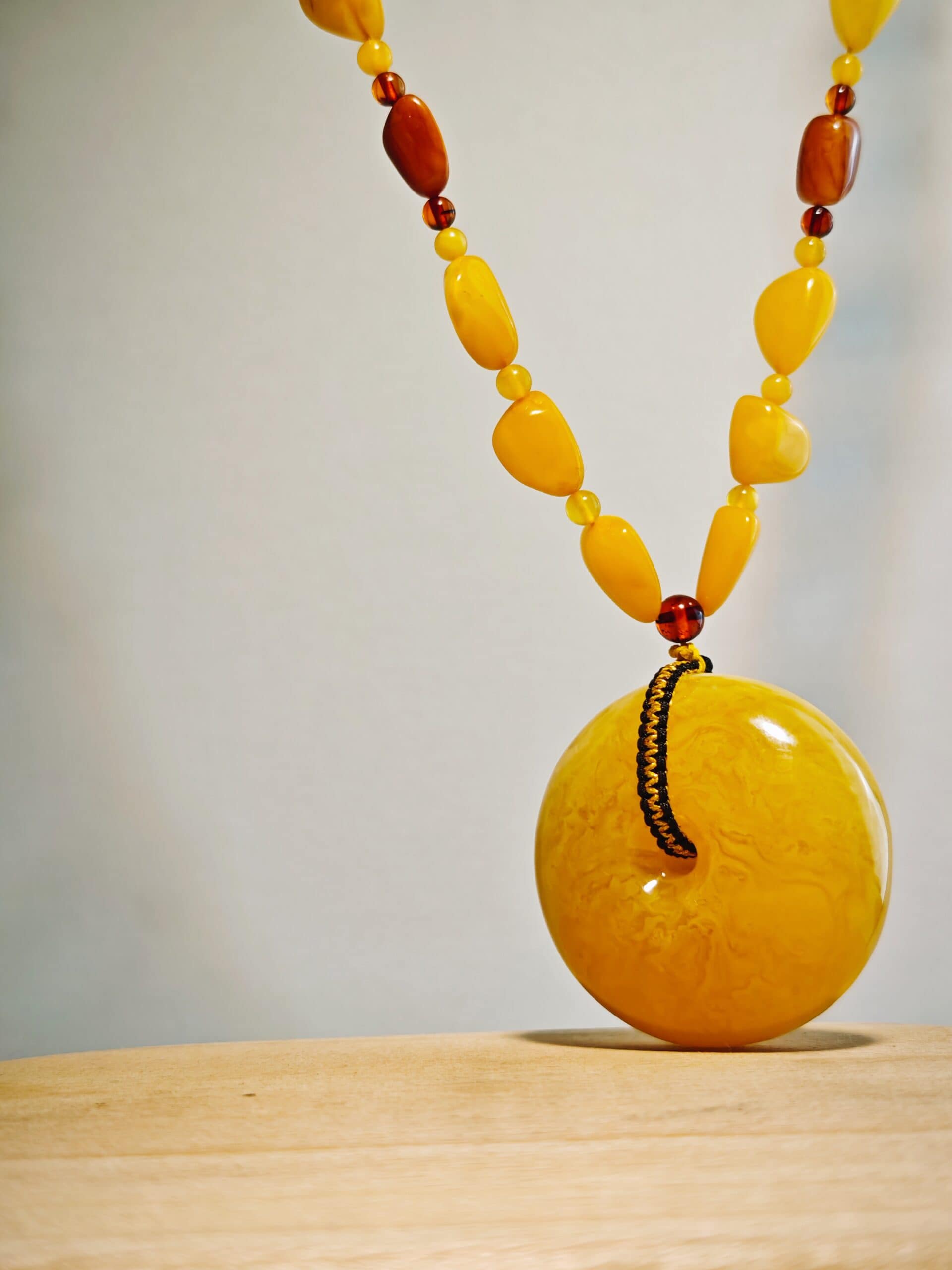 Nurturing Earth Prosperity Amber Chain - 图片 4